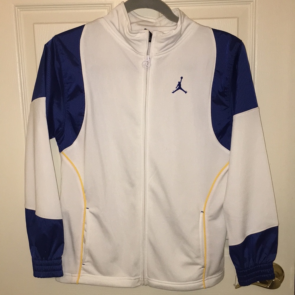 Jordan youth boys lightweight track jacket size M.